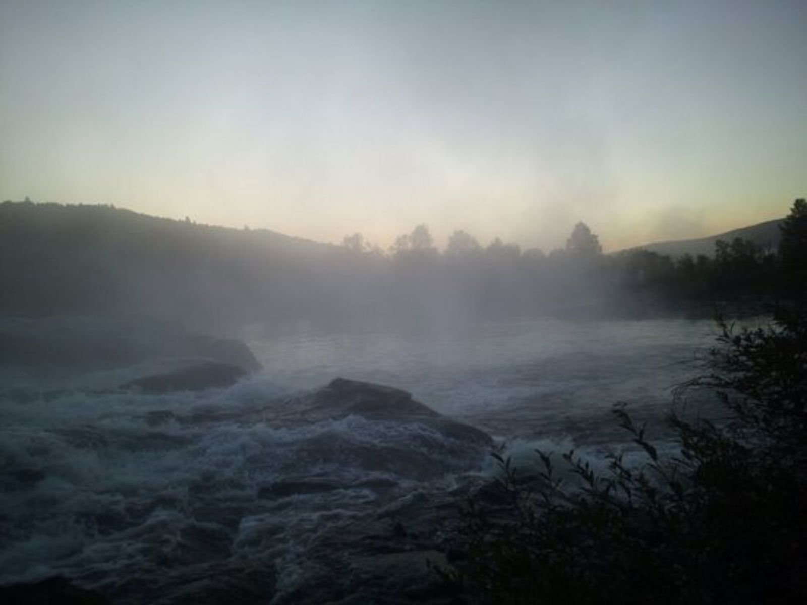 Водопад Ура-Губа, утренний пейзаж 