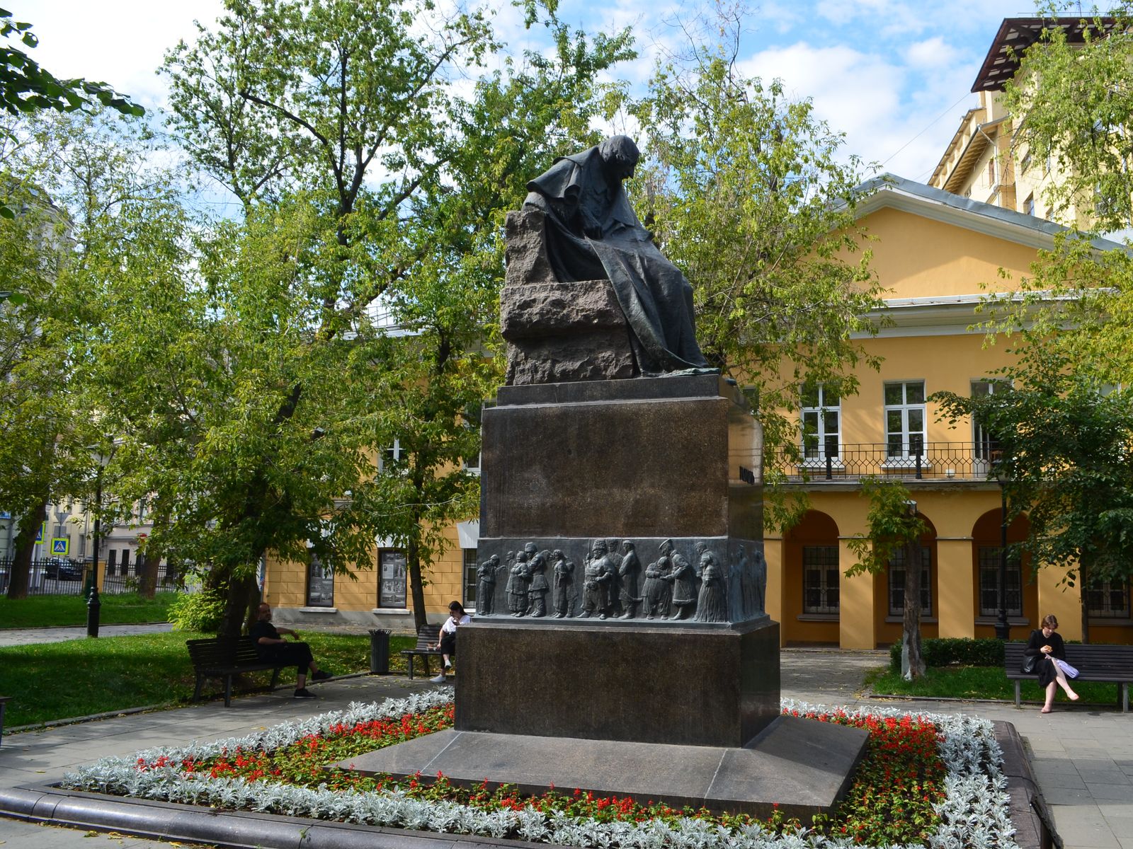 Памятник Н.В. Гоголю работы Николая Андреева, 1909 г.