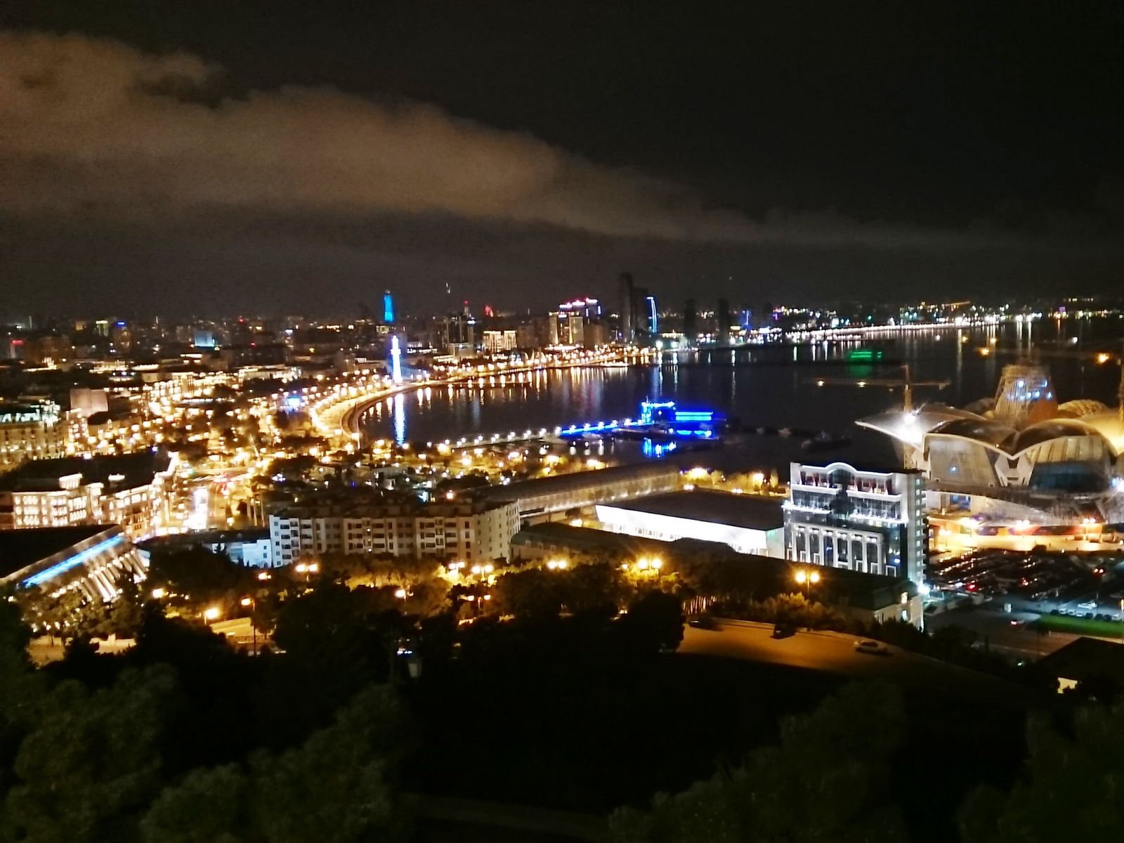 Вид на Баку с панорамной площадки