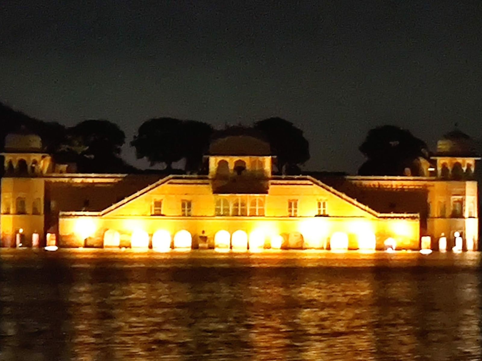 Дворец на воде в Джайпуре