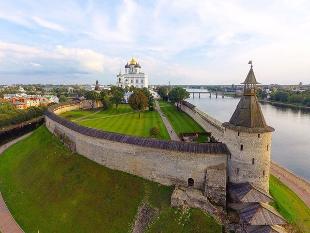 Обзорная экскурсия-променад по Псковскому кремлю и набережным — фото 2