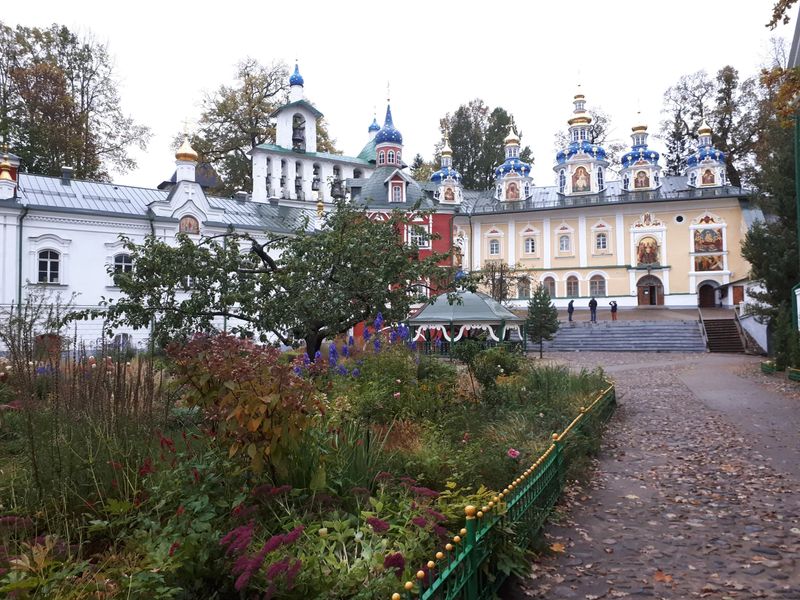 Индивидуальная экскурсия из Пскова в Печоры и Изборск - индивидуальная экскурсия в Пскове на машине гостей длительностью 7 часов с количеством участников до 7 человек цена экскурсии 10670₽