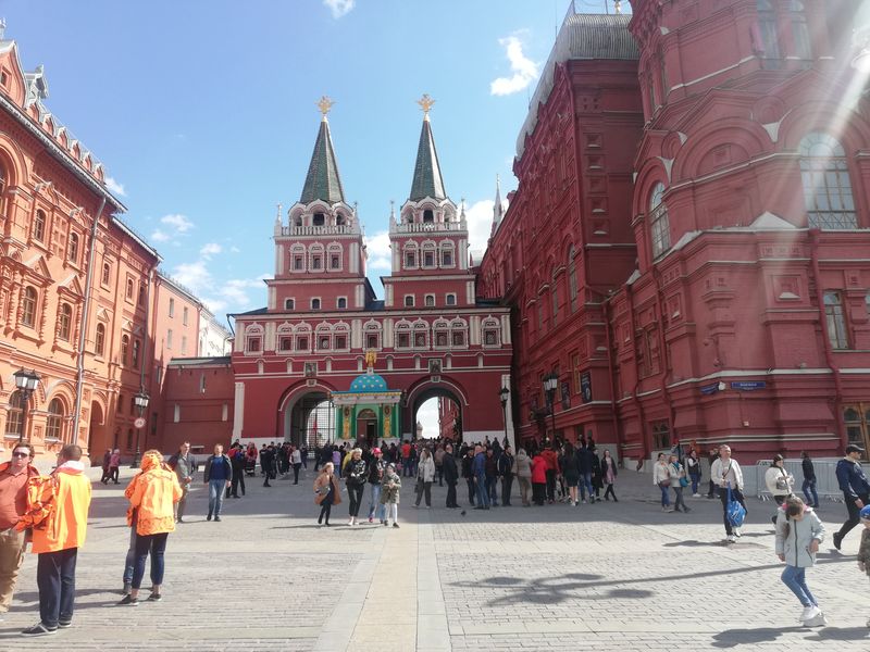 Групповая обзорная экскурсия "Моя Москва и Красная площадь" - групповая экскурсия в Москве на автобусе длительностью 4.5 часа с количеством участников более 20 человек цена экскурсии 3140₽