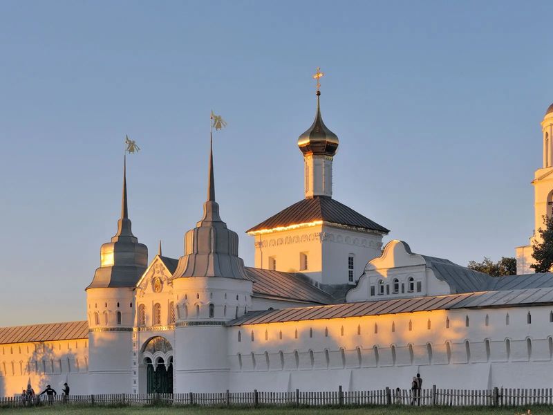 Обзорная групповая экскурсия из Ярославля в Толгский монастырь - групповая экскурсия в Ярославле на машине гида длительностью 3 часа с количеством участников до 11 человек цена экскурсии 3500₽