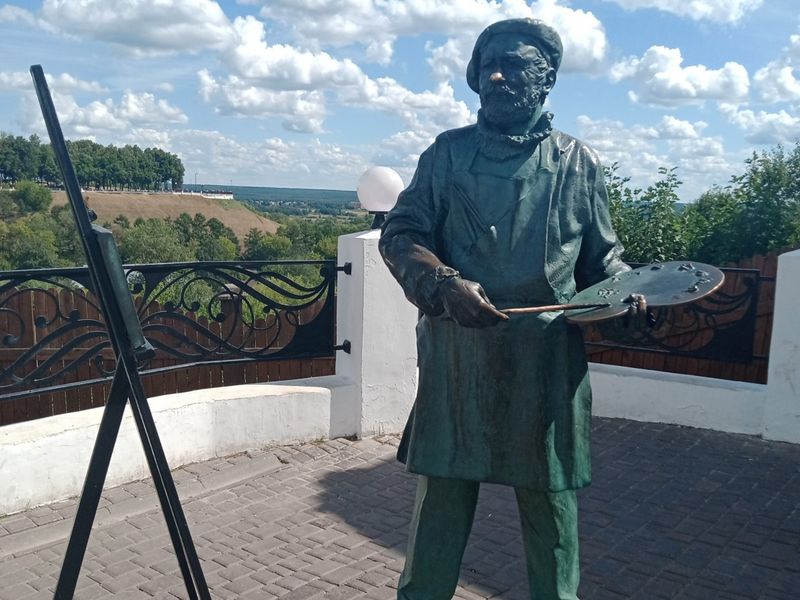 Памятник художнику