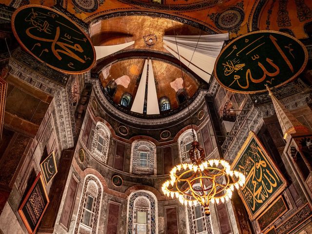 Обзорная экскурсия по улице Диван-Йолу: история под камнями — фото 2