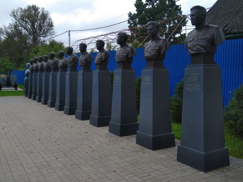 Аллея героев Советского Союза - уроженцев Ржевской земли