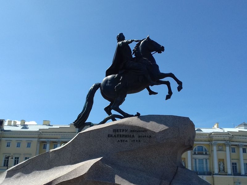 Первое знакомство с Петербургом - индивидуальная экскурсия в Санкт-Петербурге пешком длительностью 2 часа с количеством участников до 6 человек цена экскурсии 15000₽