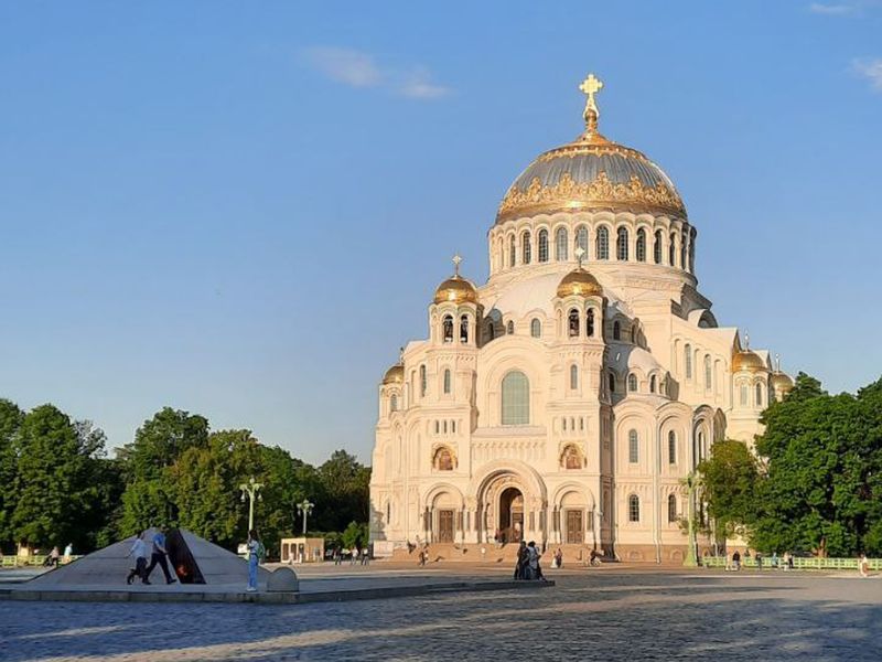 Кронштадт — город на острове - индивидуальная экскурсия в Санкт-Петербурге на машине гида длительностью 5 часов с количеством участников до 4 человек цена экскурсии 25000₽