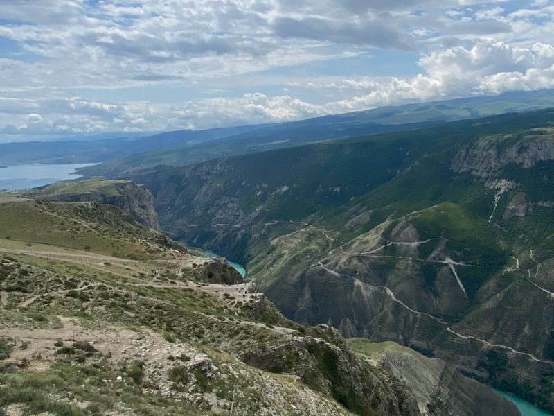 Смотровая площадка на Сулакский каньон и водохранилище 