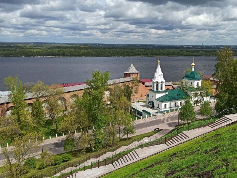 Прогулка по Нижегородскому кремлю - индивидуальная экскурсия в Нижнем Новгороде пешком длительностью 2 часа с количеством участников до 3 человек цена экскурсии 6400₽
