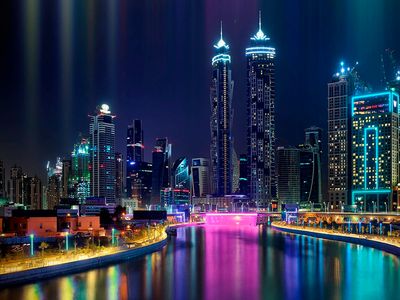 Огни небоскребов – великолепие ночного Дубая