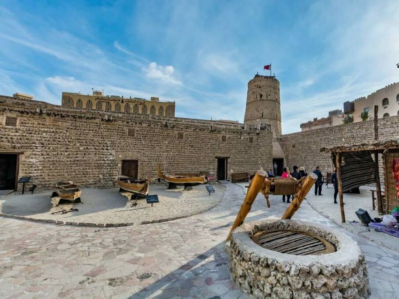Индивидуальная экскурсия «Между прошлым и будущим Дубая» - индивидуальная экскурсия в Дубае на машине гида длительностью 8 часов с количеством участников до 4 человек со скидкой 20% цена экскурсии 249.6$