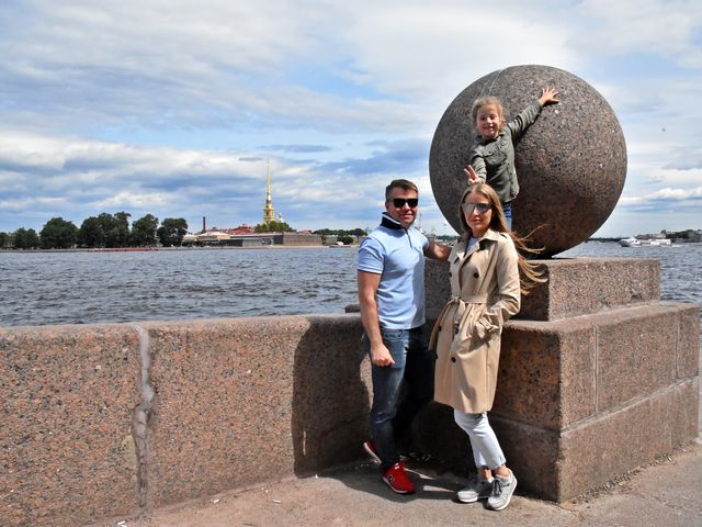 Семейная экскурсия по Петербургу