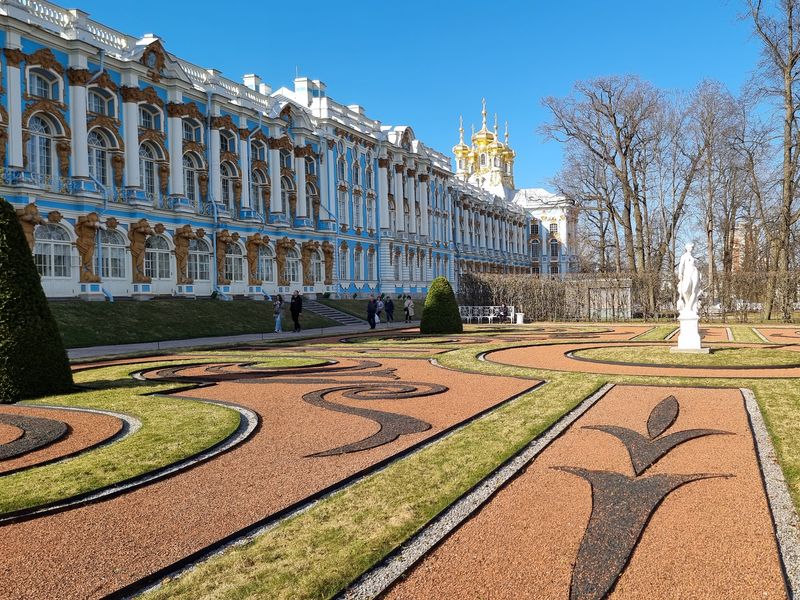 Царское Село, Павловск и Гатчина в группе - групповая экскурсия в Санкт-Петербурге на автобусе длительностью 10 часов с количеством участников более 20 человек цена экскурсии 2700₽