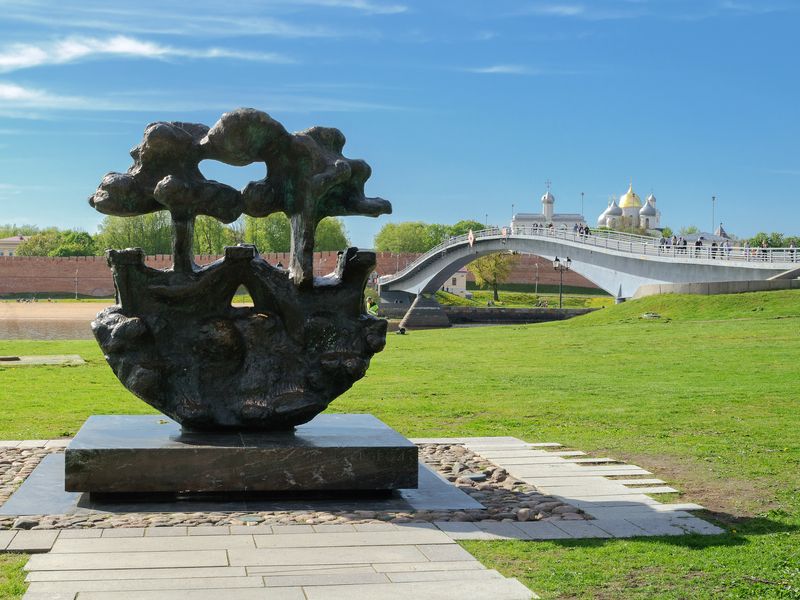 Памятник