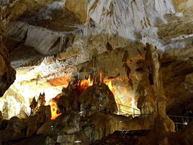К таинственным пещерам Чатыр-Дага
