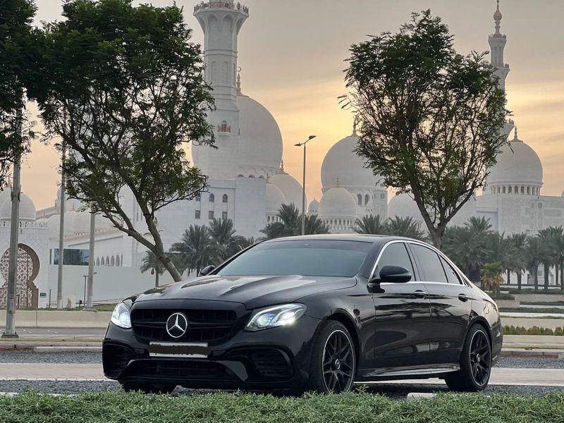 VIP-экскурсия в Абу-Даби на Mercedes бизнес-класса - индивидуальная экскурсия в Дубае на машине гида длительностью 8 часов с количеством участников до 4 человек цена экскурсии 510$