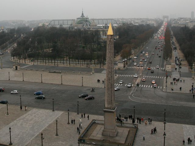 Champs-Elysees: очарование парижского центра