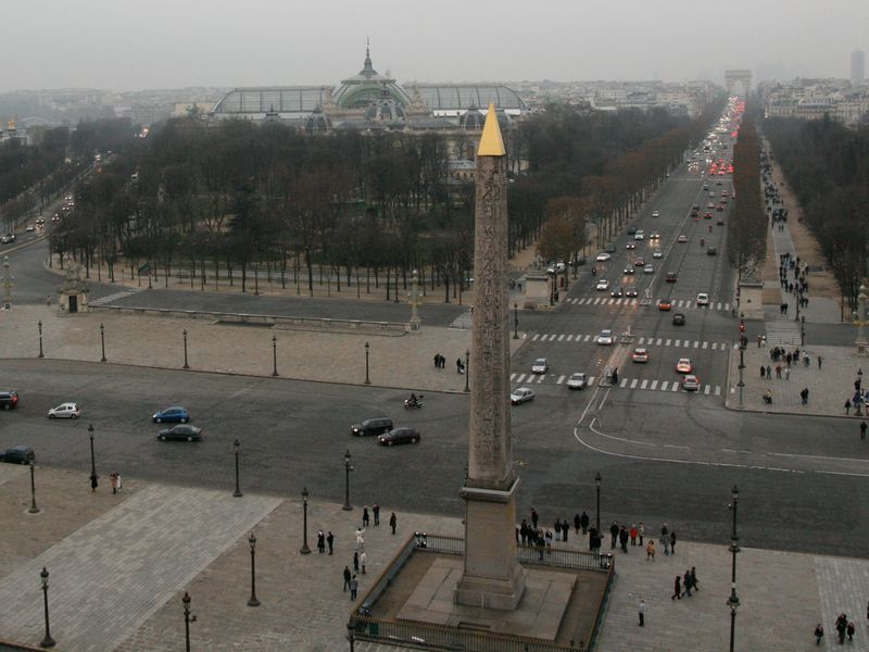 Индивидуальная экскурсия «Champs-Elysees» в Париже - индивидуальная экскурсия в Париже пешком длительностью 2 часа с количеством участников до 4 человек цена экскурсии 215€