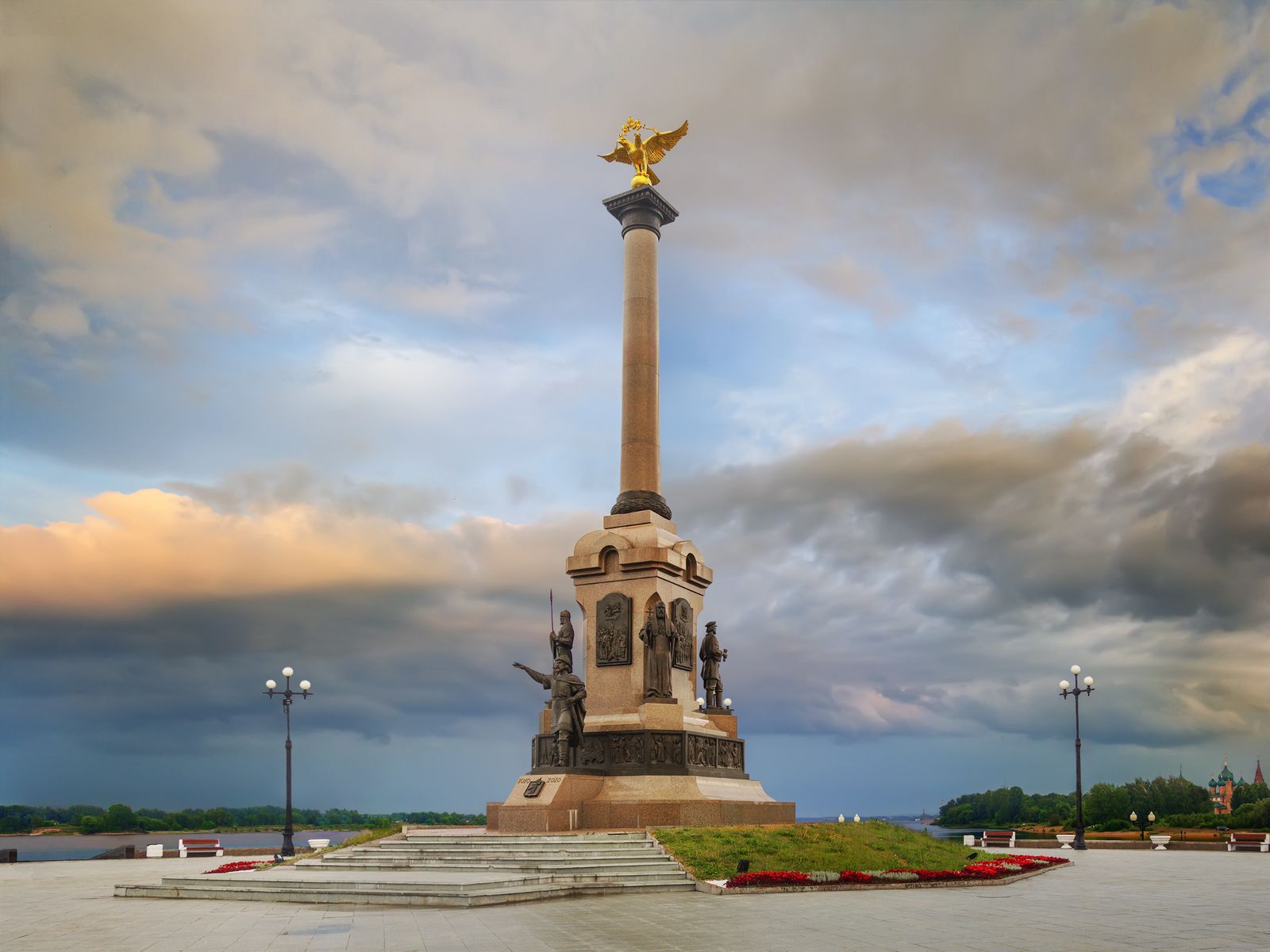 Памятник 1000-летия Ярославля