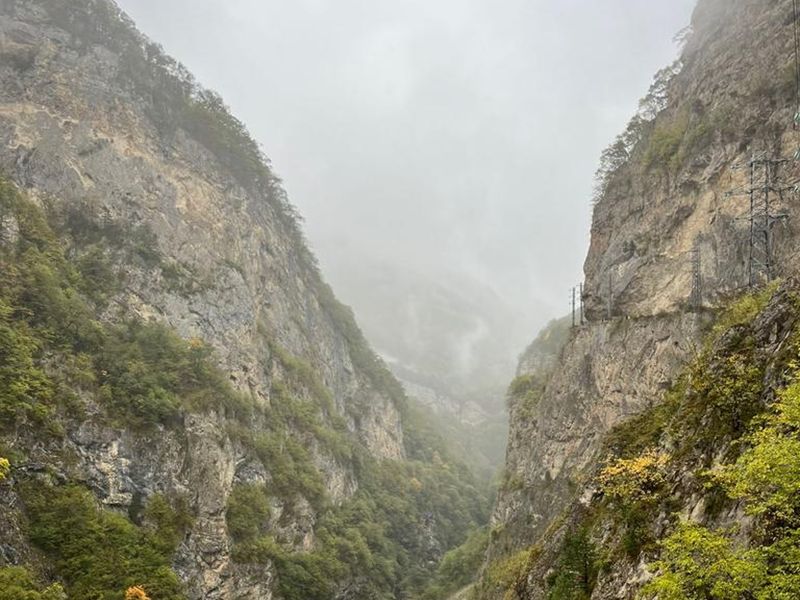 В горах