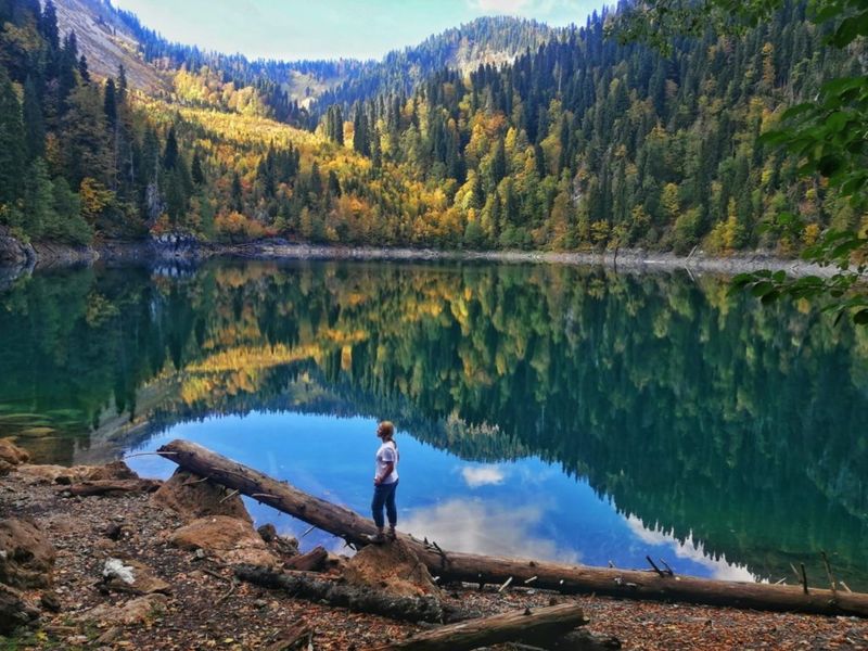 Индивидуальная экскурсия "Любимая Абхазия: Гагра, Рица, водопады" - индивидуальная экскурсия в Адлере на машине гида длительностью 8 часов с количеством участников до 6 человек цена экскурсии 16000₽