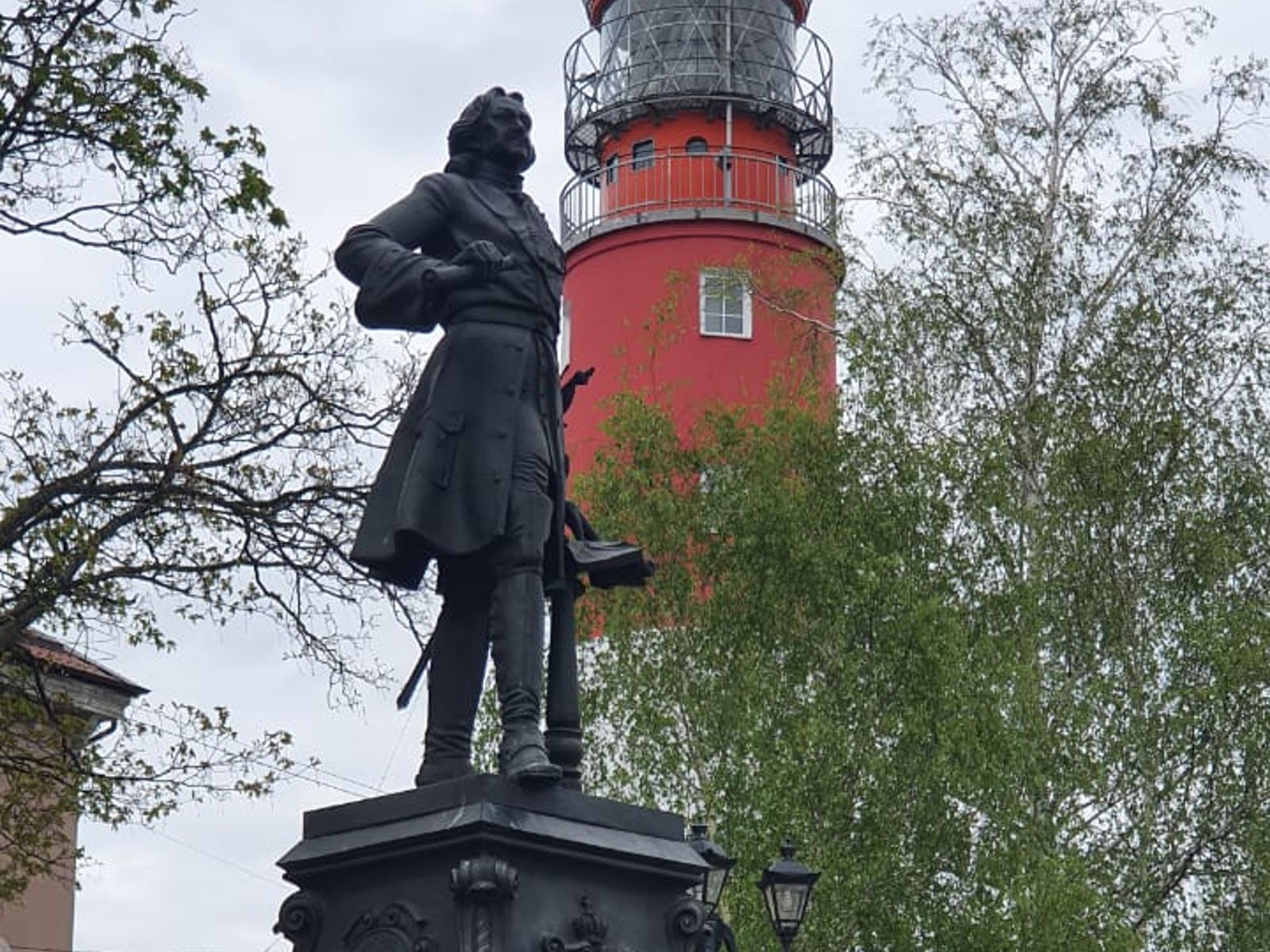 Петр и маяк в Балтийске