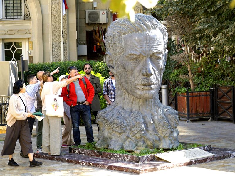 Индивидуальная экскурсия-квест по Старому городу Баку - индивидуальная экскурсия в Баку пешком длительностью 2 часа с количеством участников до 6 человек цена экскурсии 11960€