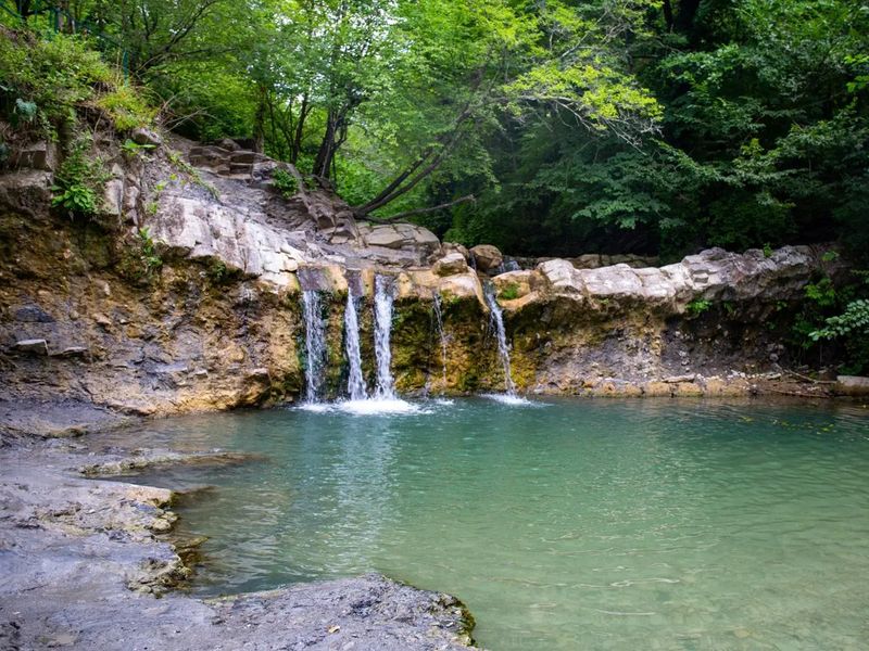Экскурсия из Геленджика к дольменам и водопадам реки Жане - индивидуальная экскурсия в Геленджике длительностью 4 часа с количеством участников до 4 человек цена экскурсии 11000₽