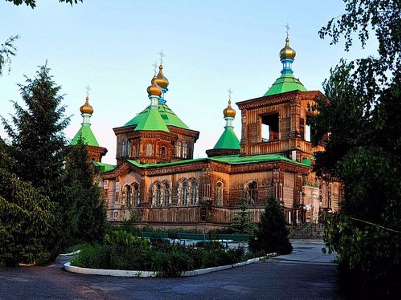 Каракол. Православный храм