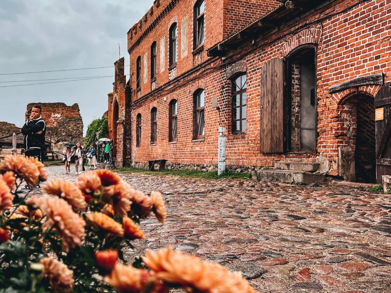 Замок Шаакен и Зеленоградск - индивидуальная экскурсия в Калининграде на машине гида длительностью 6 часов с количеством участников до 4 человек цена экскурсии 8550₽