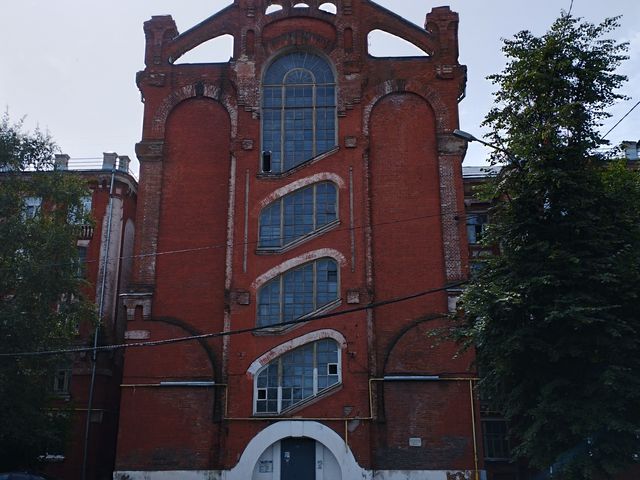 Экскурсия в казармы Морозовых и Берга, женский монастырь — фото 2