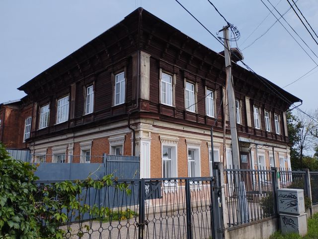 Экскурсия в казармы Морозовых и Берга, женский монастырь — фото 3