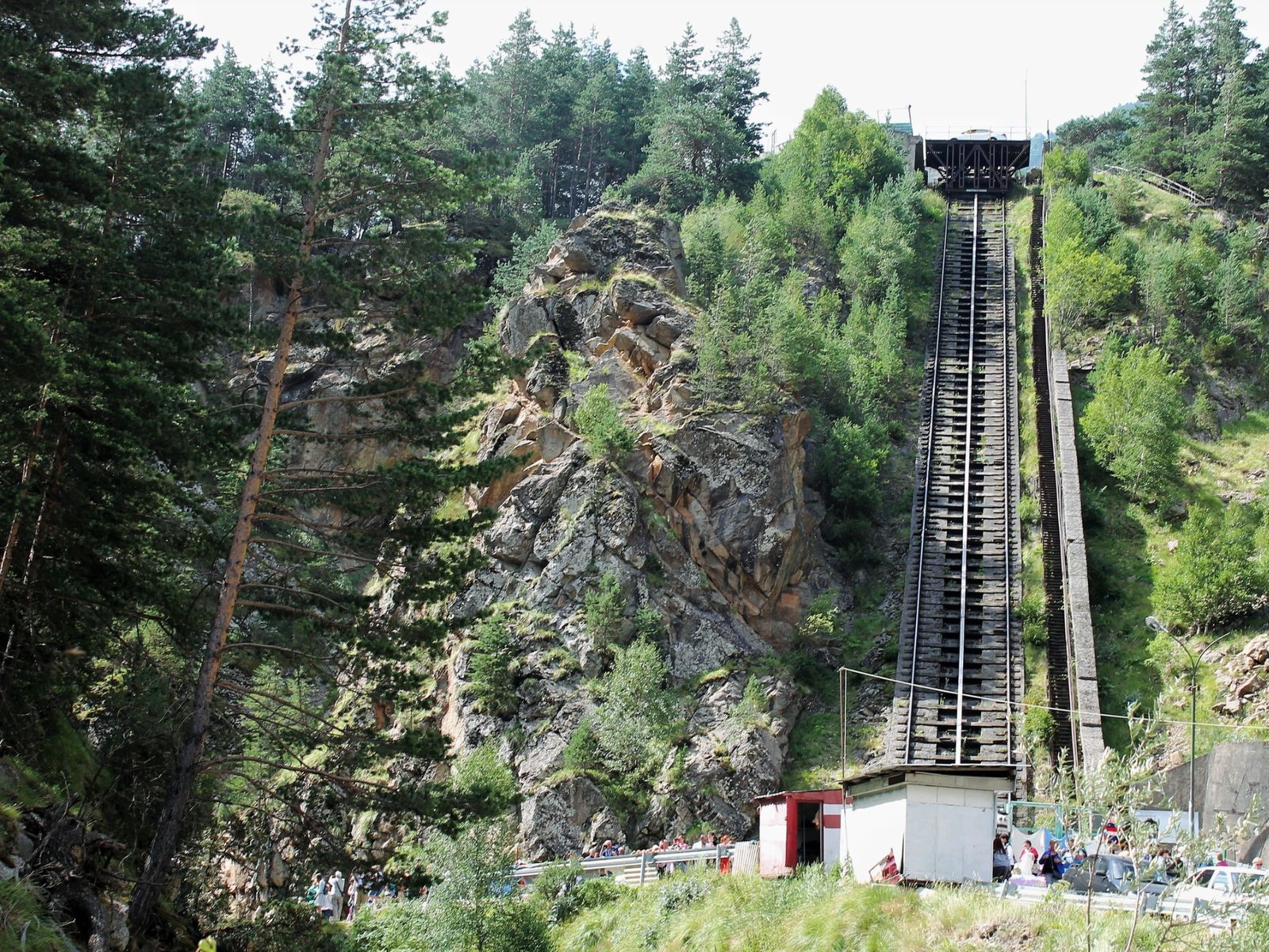 Подъёмник на Докторский перевал (ущелье Адыр-Су)