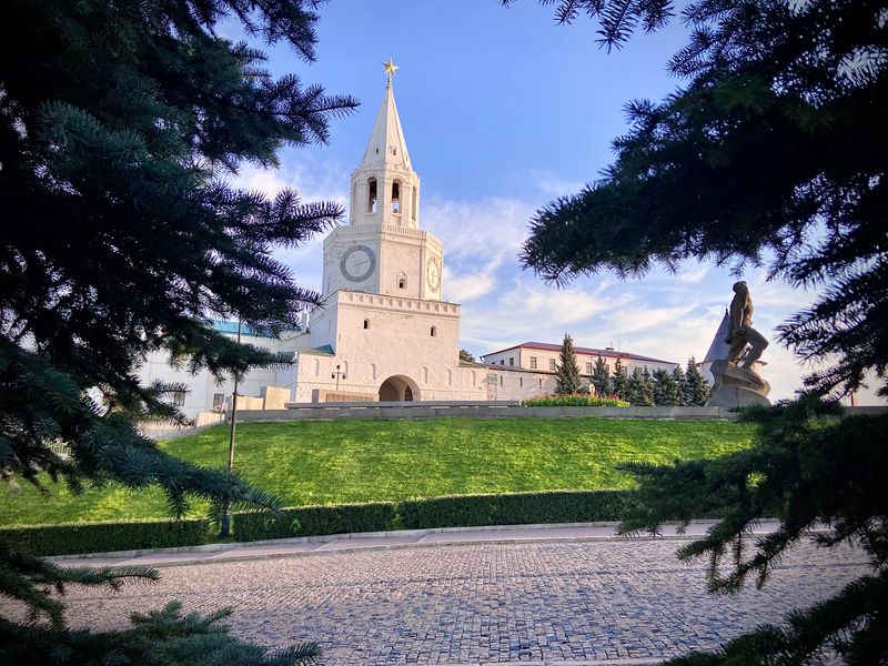 Кремль + чаепитие с татарскими сладостями + Арбат - групповая экскурсия в Казани пешком длительностью 3 часа с количеством участников более 20 человек цена экскурсии 1400₽