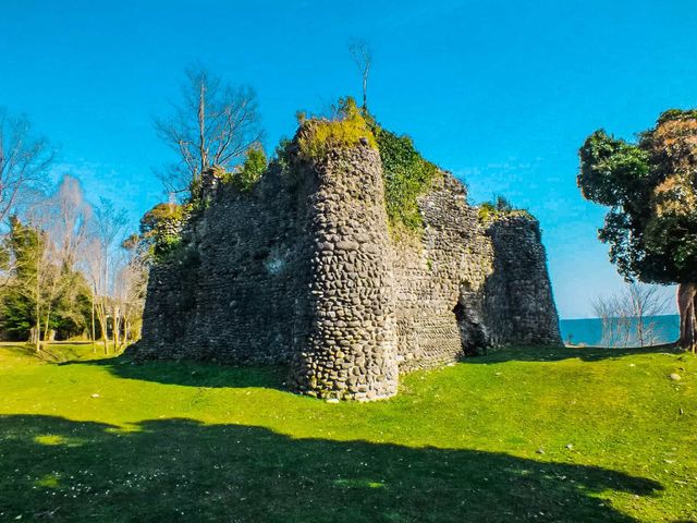 Восточная Абхазия: пещера, крепость, замок, ГЭС...