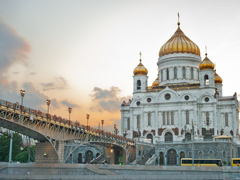 Храм Христа Спасителя с подъёмом на смотровые - групповая экскурсия в Москве пешком длительностью 1.5 часа с количеством участников более 20 человек цена экскурсии 1750₽