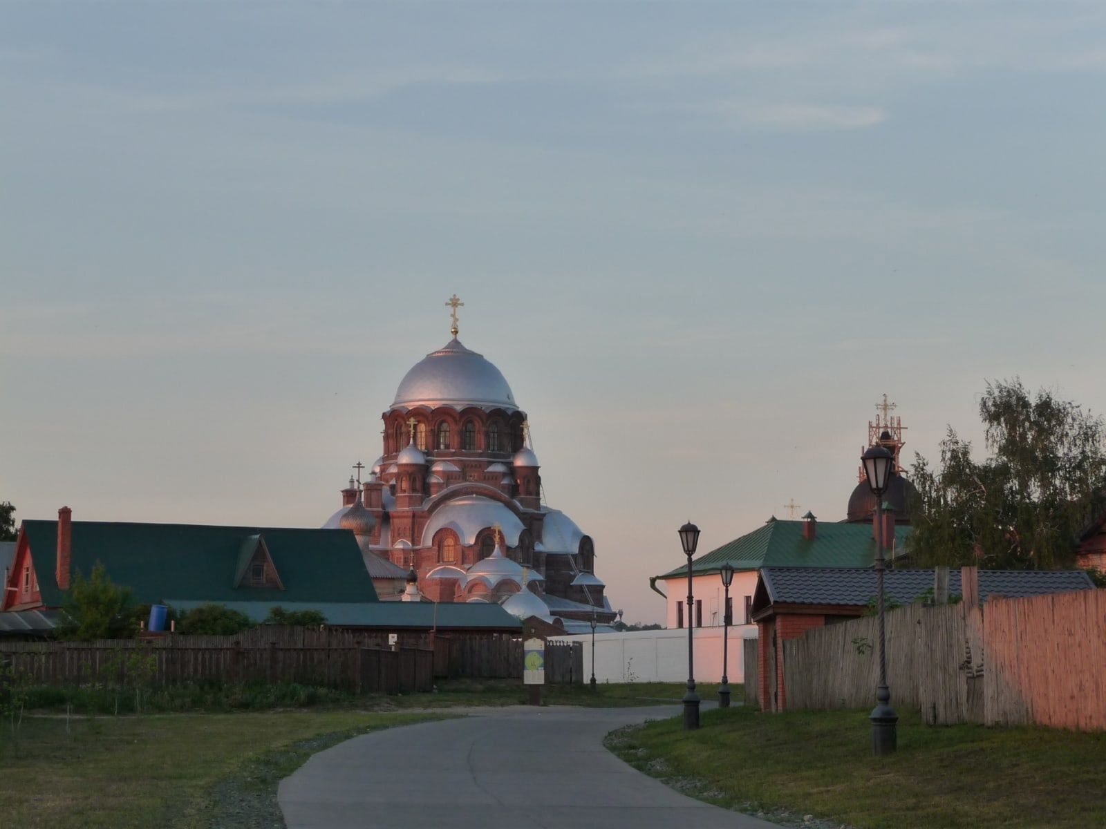 Улица Троицкая, вид на Иоанно-Предтеченский монастырь