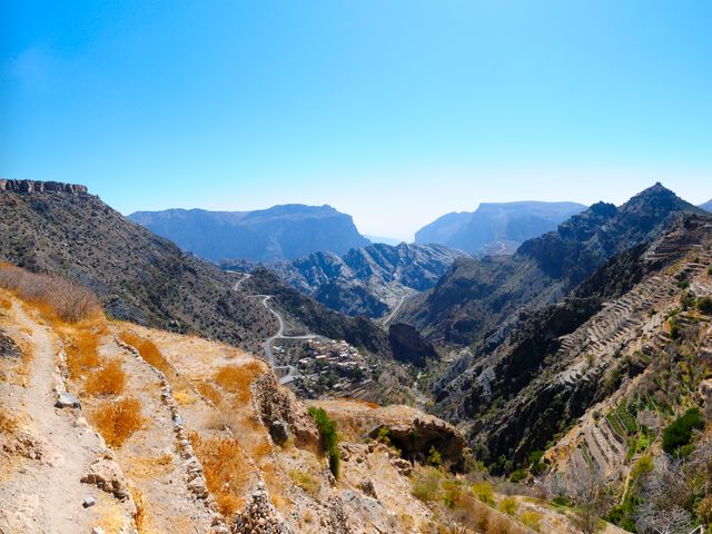 Обзорная экскурсия из Маската в Низву и горы Джебель аль-Ахдар — фото 2