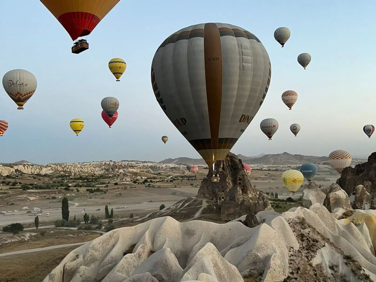 Долина монахов с воздушными шарами