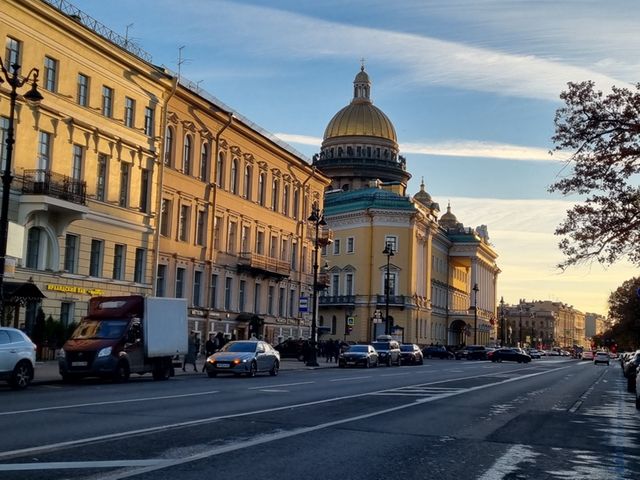 Экскурсия в мини-группе "Городские легенды и знаменитые храмы" — фото 3