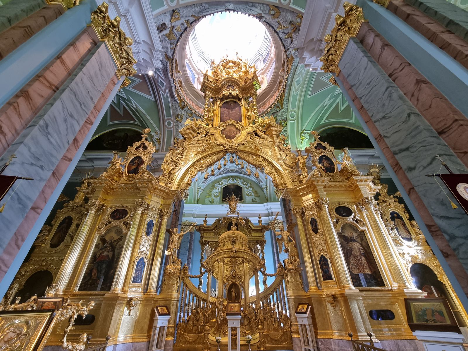 Интерьеры Петропавловского собора
