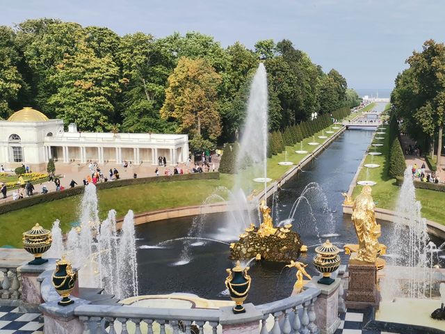 Индивидуальная автомобильная экскурсия в Петергоф из Петербурга — фото 3