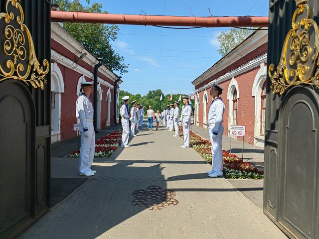 Индивидуальная экскурсия в Кронштадт на авто бизнес-класса