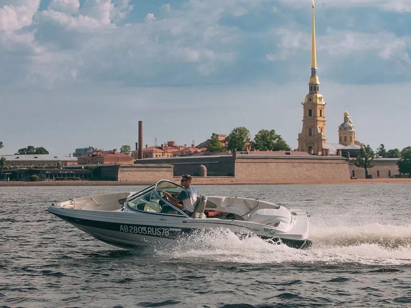 С ветерком по Неве