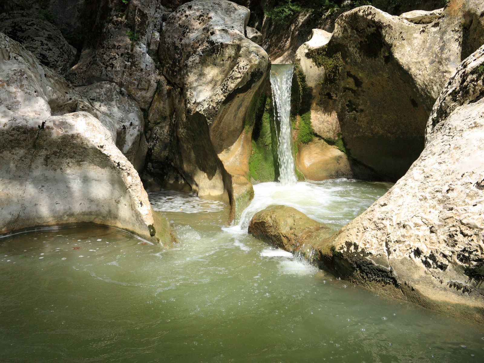 Агурский водопад