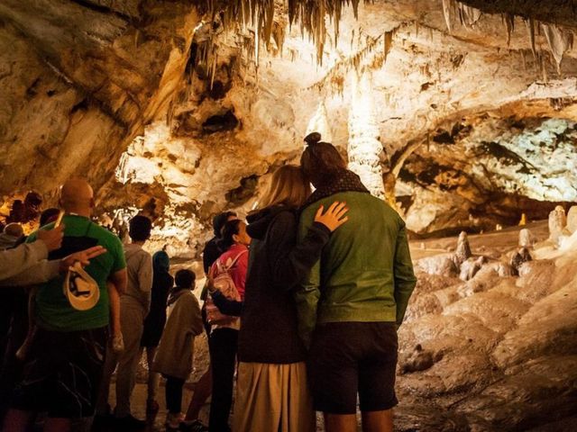Обзорная экскурсия из Герцег-Нови в Липскую пещеру и Цетинье — фото 3