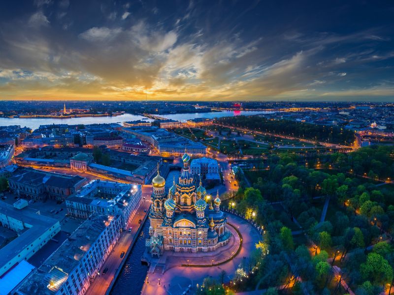 Весь Петербург за 3 часа - индивидуальная экскурсия в Санкт-Петербурге на машине гида длительностью 3 часа с количеством участников до 4 человек цена экскурсии 12500₽