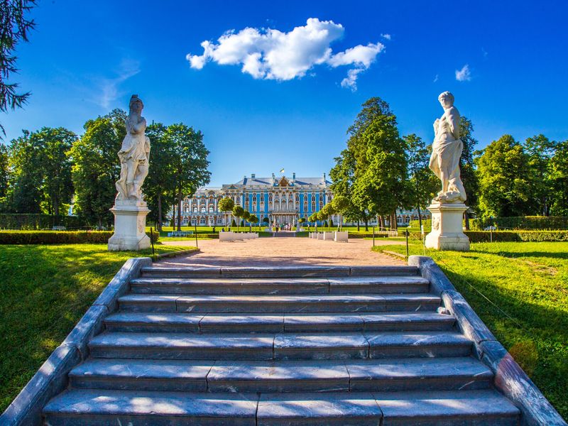 Индивидуальная экскурсия в Царское Село из Санкт-Петербурга - индивидуальная экскурсия в Санкт-Петербурге на машине гида длительностью 5 часов с количеством участников до 6 человек цена экскурсии 14200₽